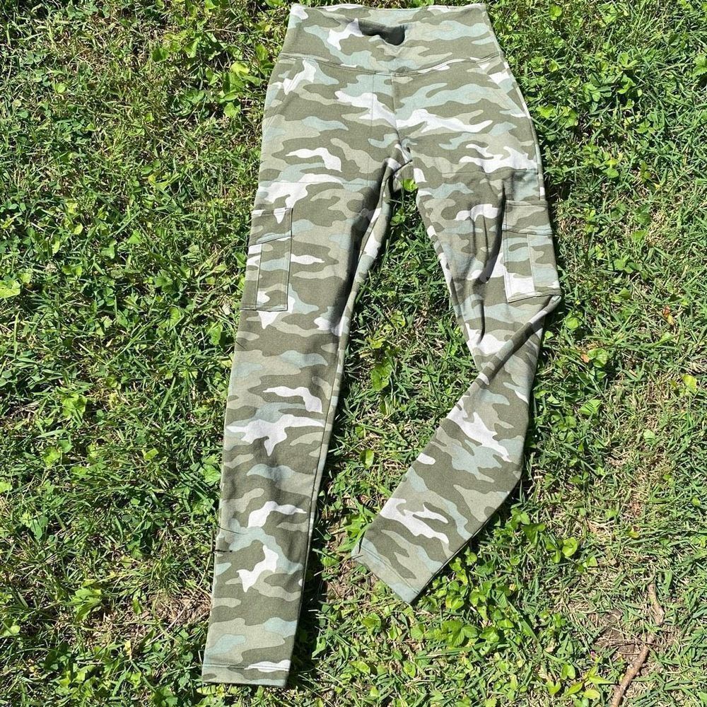 VS Pink Active Camo Leggings | XS‎